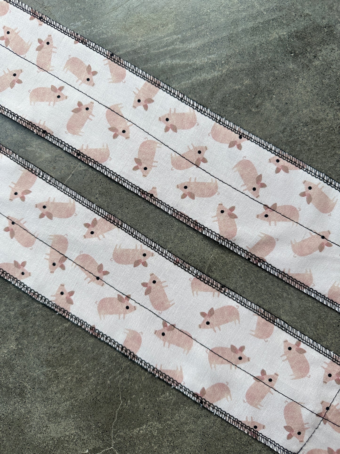 Piggies wrist wraps