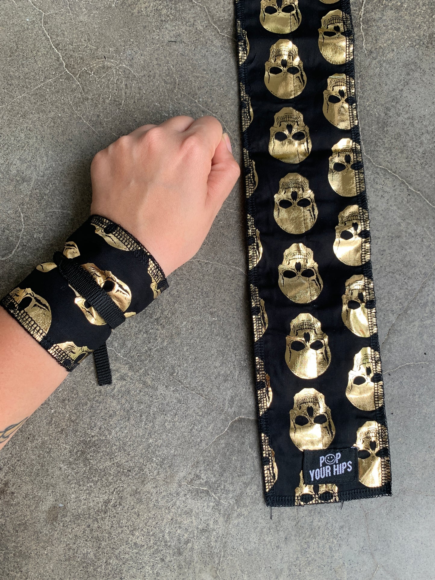 Metallic skulls wrist wraps