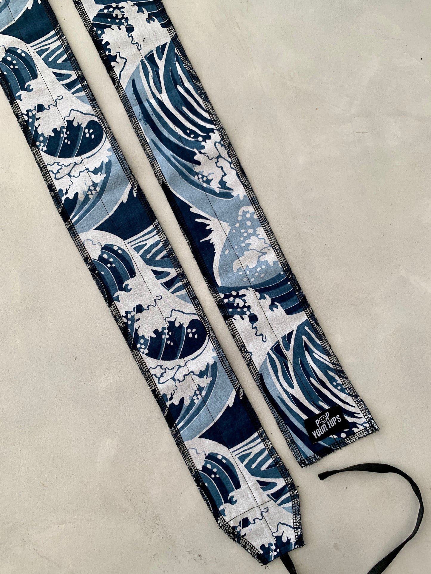 Waves wrist wraps