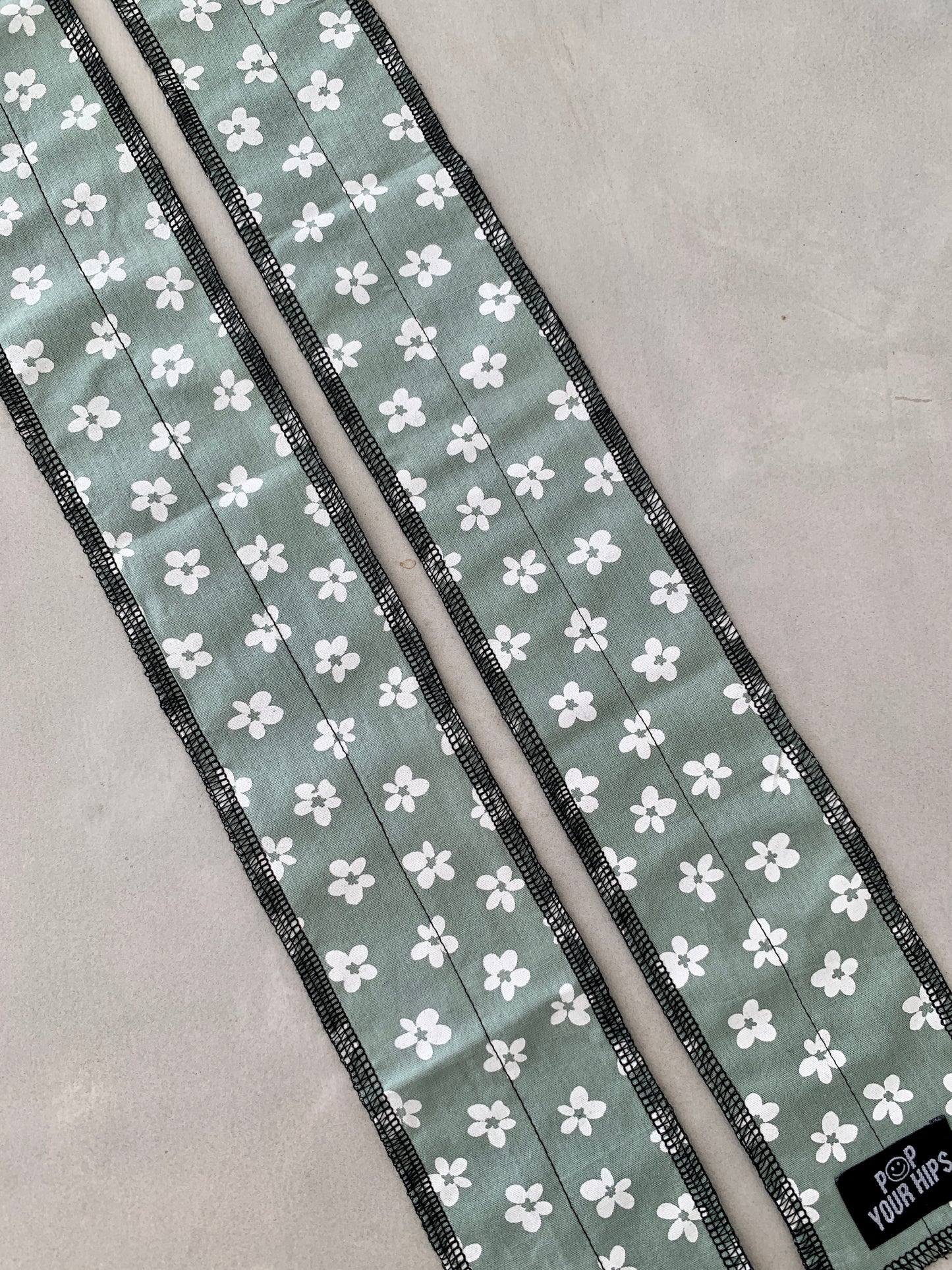 Daisies wrist wraps