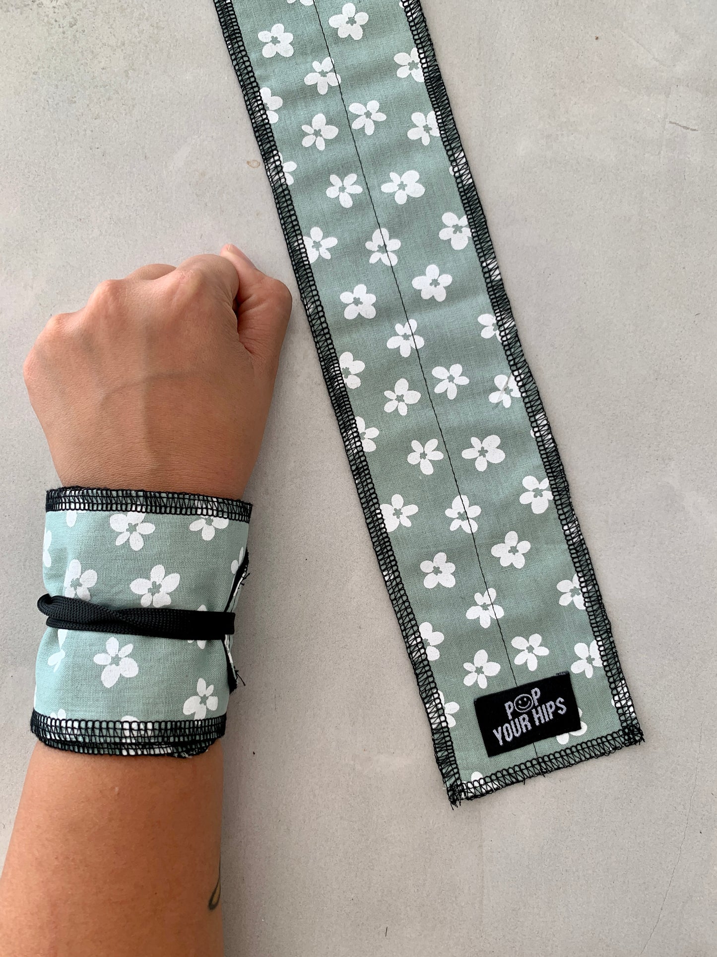 Daisies wrist wraps