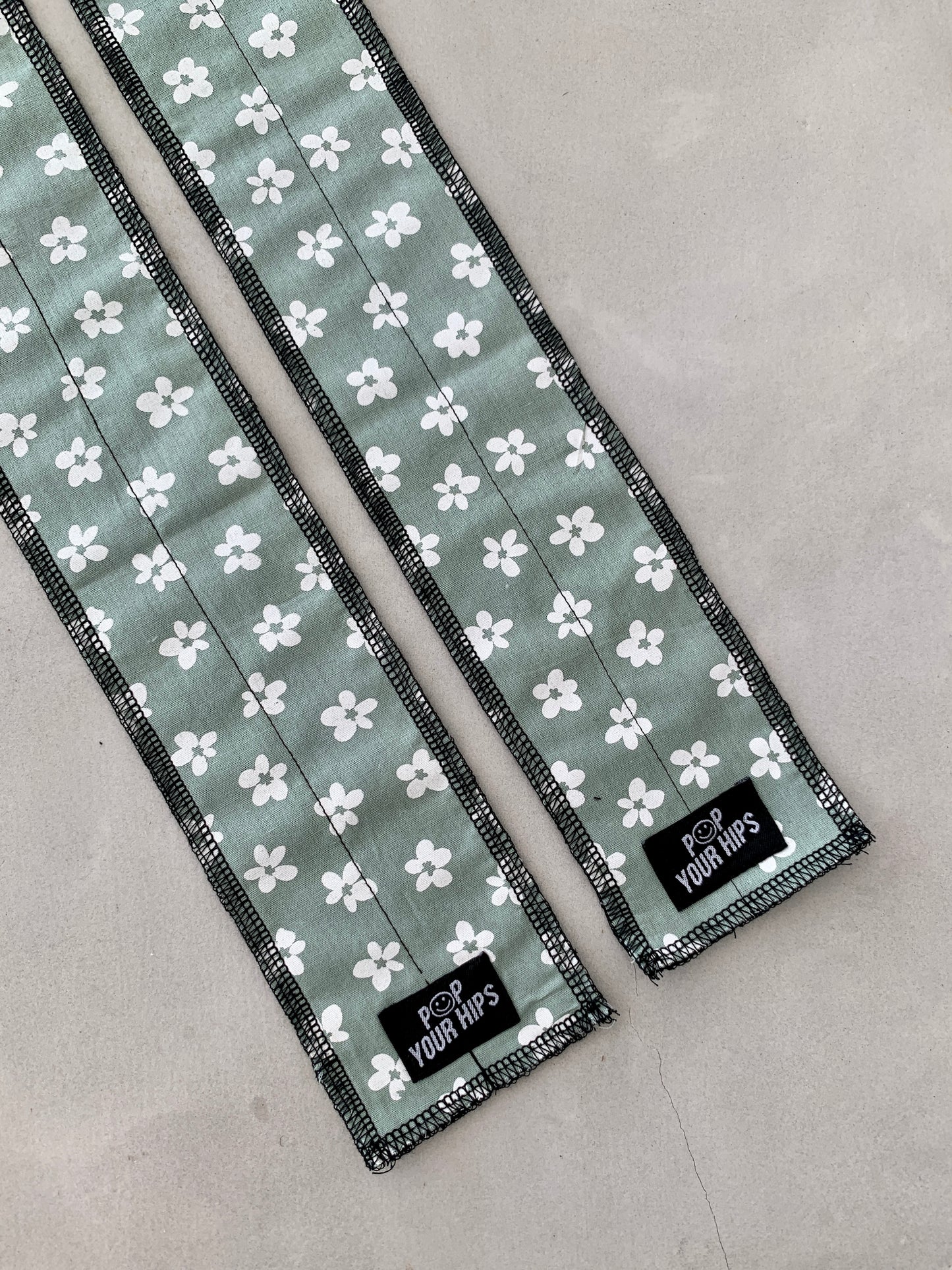 Daisies wrist wraps
