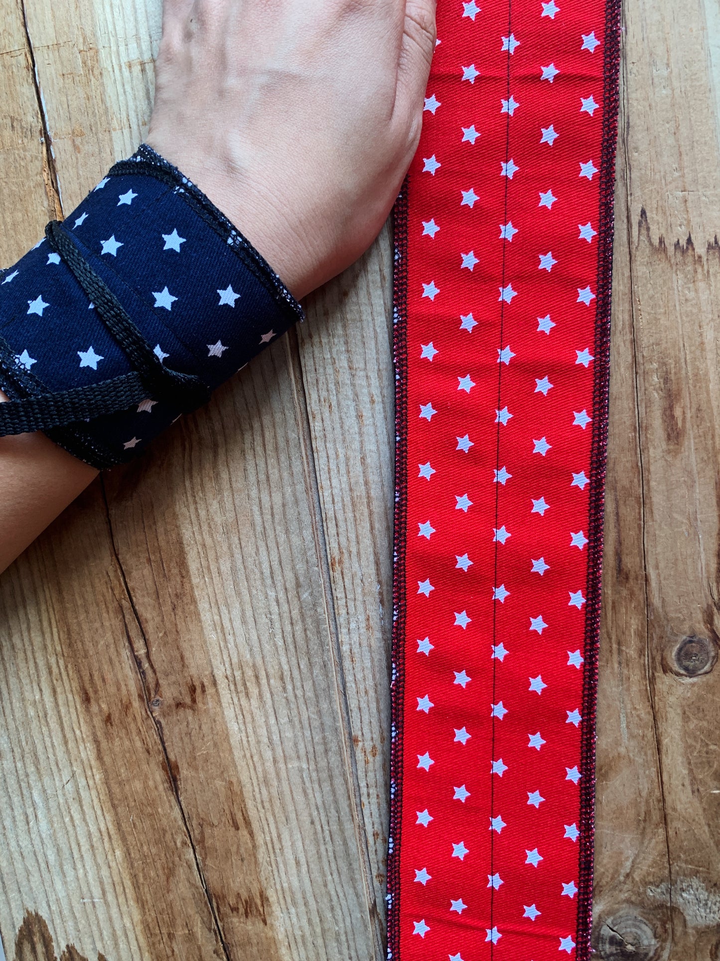 Red/blue star wrist wraps